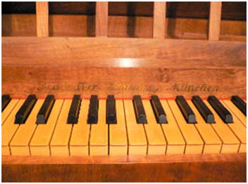 Clavichord Maendler & Schramm 1932 - Name auf Vorstecker